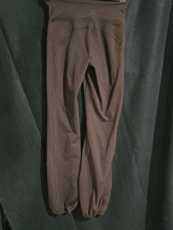 aerie OFFLINE The Hugger High-Rise Leggings in black - Picture 4 of 4